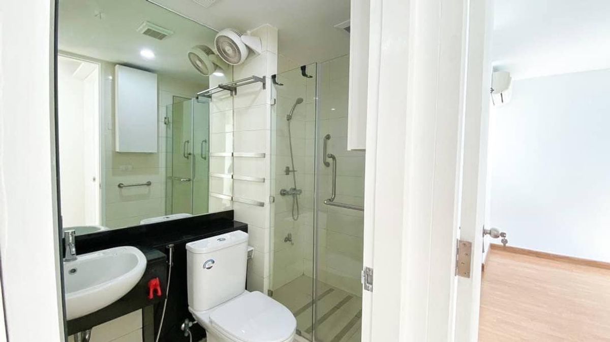 For SaleCondoRama9, Petchburi, RCA : The Parkland Grand Asoke - Phetchaburi / 2 Bedrooms (SALE WITH TENANT), The Parkland Grand Asoke - Phetchaburi / 2 Bedrooms (Sale with Tenant) TARN218