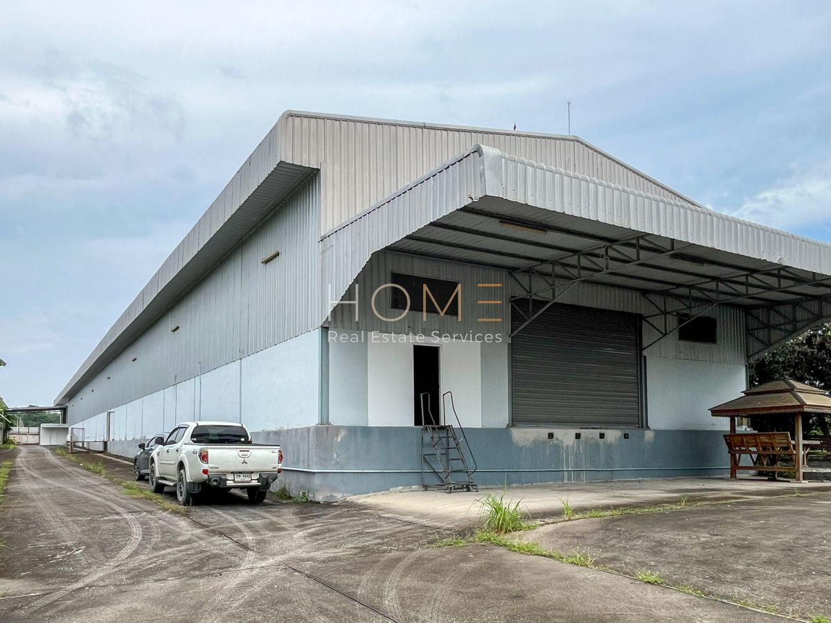 ขายที่ดินระยอง : ที่ดินพร้อมโกดัง ใกล้นิคม WHA 4 ติดถนน 3191 / 2 ไร่ (ขาย), Land with Warehouse Near WHA Industrial Estate 4 on Road 3191 / 2 Rai (FOR SALE) NUT2164