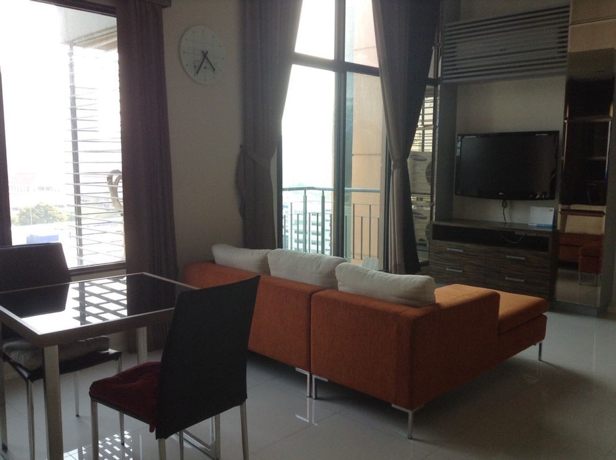 ให้เช่าคอนโดพระราม 9 เพชรบุรีตัดใหม่ RCA : villa asoke 1ห้องนอน 2ห้องน้ำ (Duplex) วิลล่า อโศก