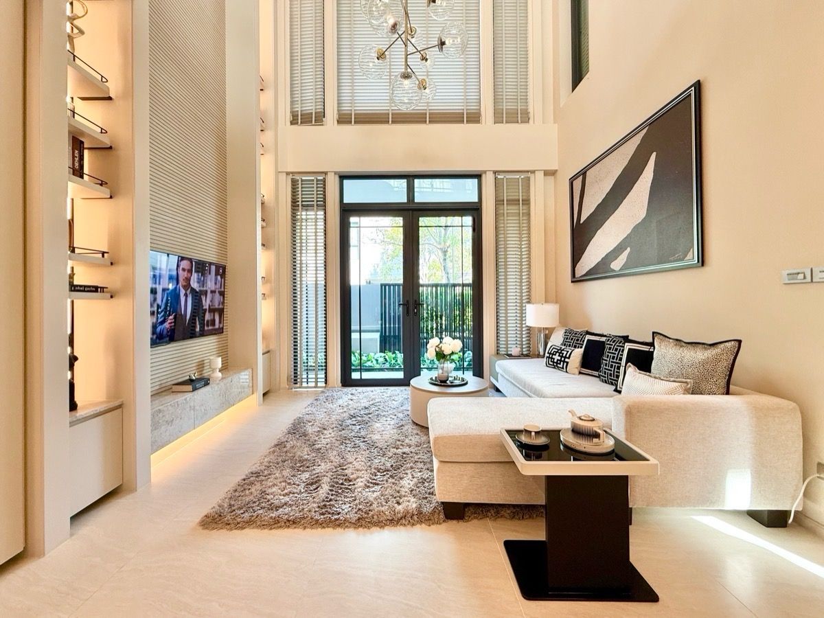 ขายเกษตรศาสตร์ รัชโยธิน : ขายบ้านกลางเมือง คลาสเซ่ รัชโยธิน ขนาด 214 Sq.m 2 bed 3 bath ราคาเพียง 21.9 MB เท่านั้น !!! ติดต่อ 086-795-9997 (จิมมี่)