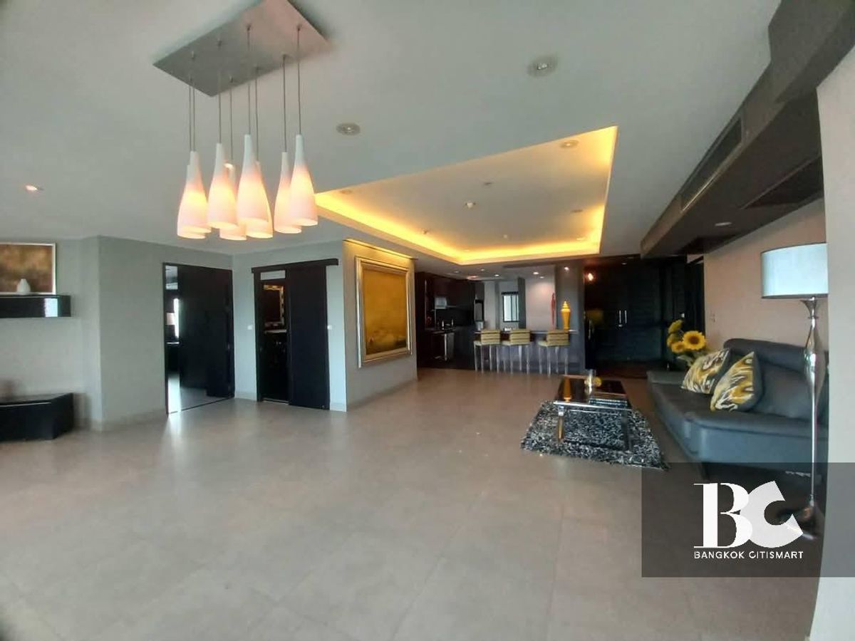 For SaleCondoSathorn, Narathiwat : 🌳🌳 Sathorn Garden Condo - Large room in the center of the city near Lum Suan 🌳🌳
