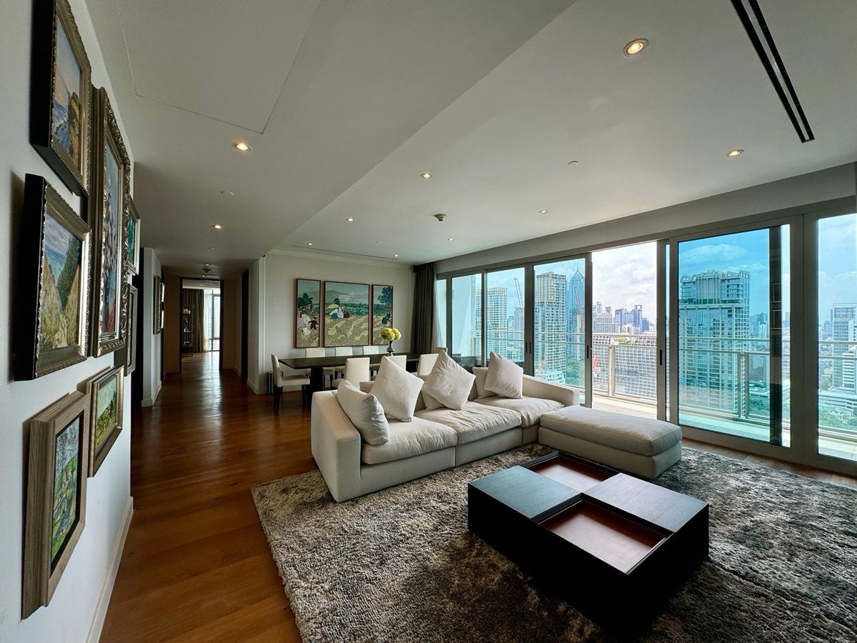 For SaleCondoWitthayu, Chidlom, Langsuan, Ploenchit : 📢👇Luxury Penthouse at 185 Rajadamri for sale, timeless view of Royal sport club, 2 big balconies, fully furnished 
