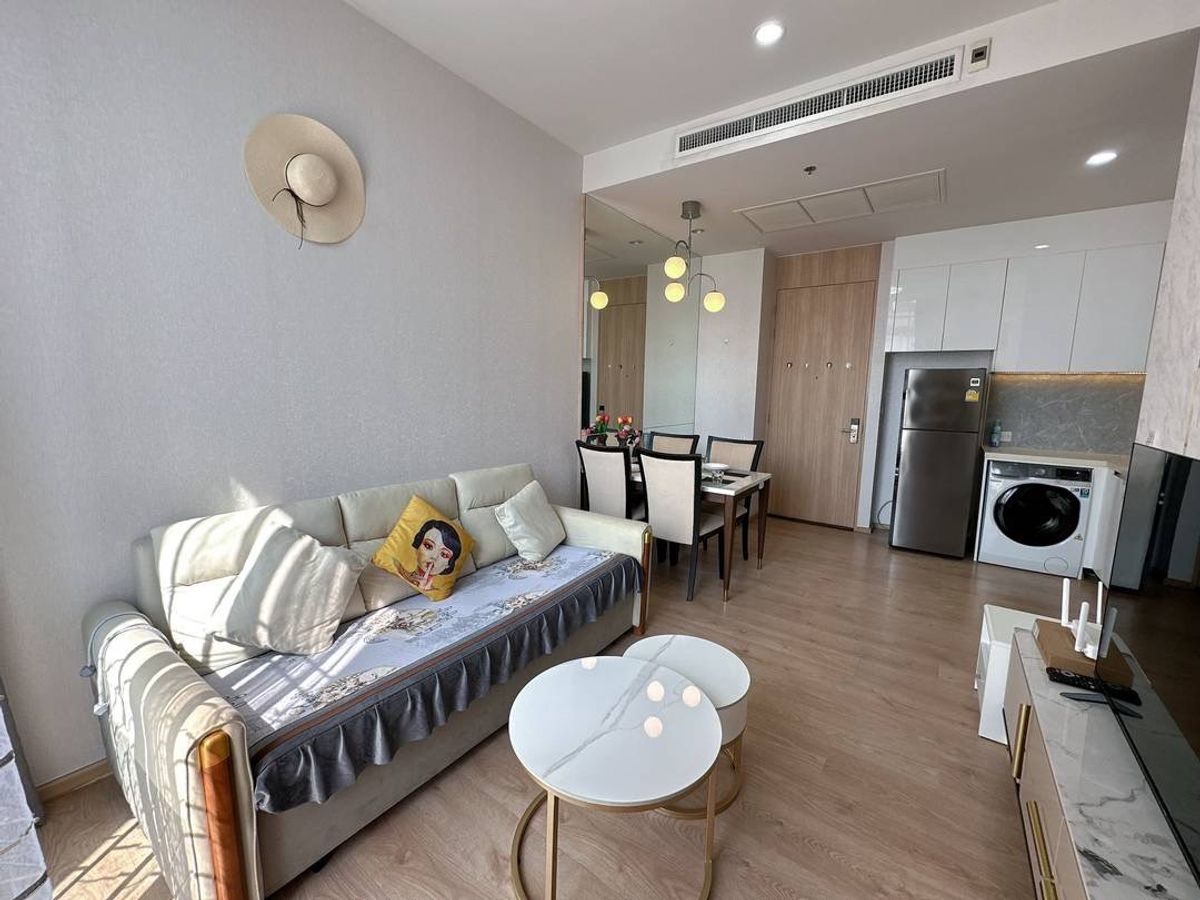 For RentCondoSukhumvit, Asoke, Thonglor : NOBLE BE19 condo for rent, complete, ready to approach, BTS, Asoke and many department stores !!