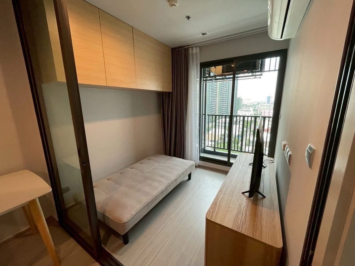 ให้เช่าคอนโดลาดพร้าว เซ็นทรัลลาดพร้าว : For Rent : Life Ladprao
BTS Ha Yake Latphrao 
MRT Phahon Yothin 
( 35 Sqm , 12A Floor )