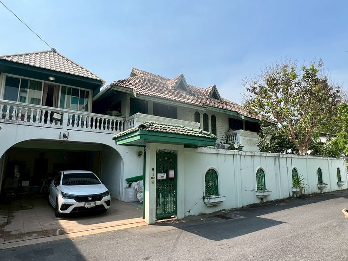 ขายบ้านสุขุมวิท อโศก ทองหล่อ : 💙💛❤️ขายด่วน! ที่ดิน 100 วา ✨พร้อมสิ่งปลูกสร้าง แปลงมุม  📍ทำเลหายาก สุขุมวิท 71 – ปรีดีพนมยงค์ 42