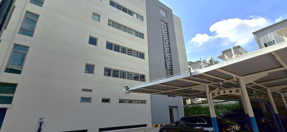 ให้เช่าร้านค้า/ตลาดนัดสุขุมวิท อโศก ทองหล่อ : พื้นที่ร้านค้าให้เช่า สภาพใหม่ พร้อมพงษ์ เหมาะทำคลินิค สปา แลป โชว์รูมสินค้า 