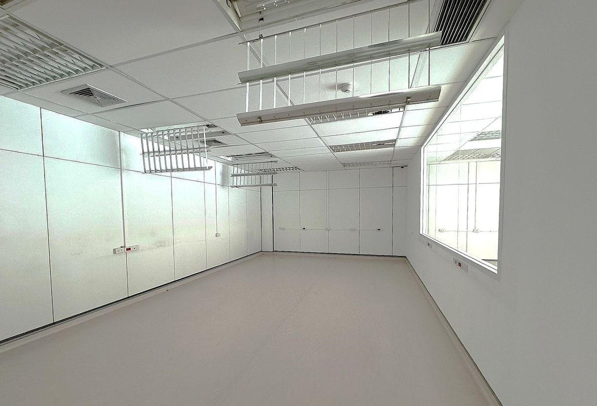 ให้เช่าร้านค้า/ตลาดนัดสุขุมวิท อโศก ทองหล่อ : พื้นที่ร้านค้าให้เช่า สภาพใหม่ พร้อมพงษ์ เหมาะทำคลินิค สปา แลป โชว์รูมสินค้า 