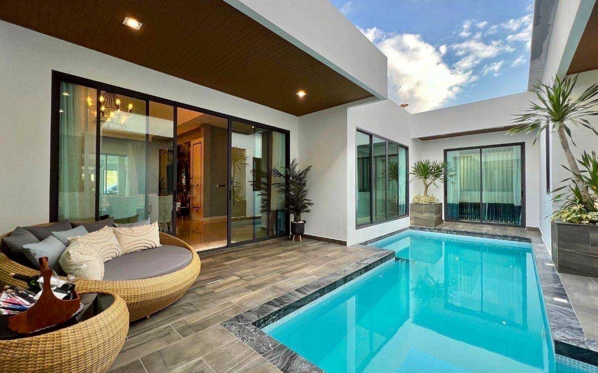 For SalePattaya, Bangsaen, Chonburi : 🔥 Luxury Pool Villa in the Heart of Pattaya – Ideal for Living or Investment! 🔥