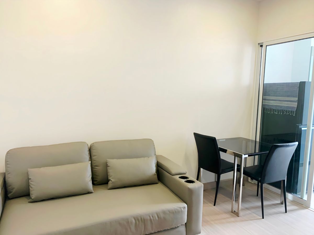 For RentCondoSiam Paragon ,Chulalongkorn,Samyan : Rent a Supalai Premier si phraya - samyan. New condo in the heart of Sam Yan - Wide room, complete, ready to move in.
