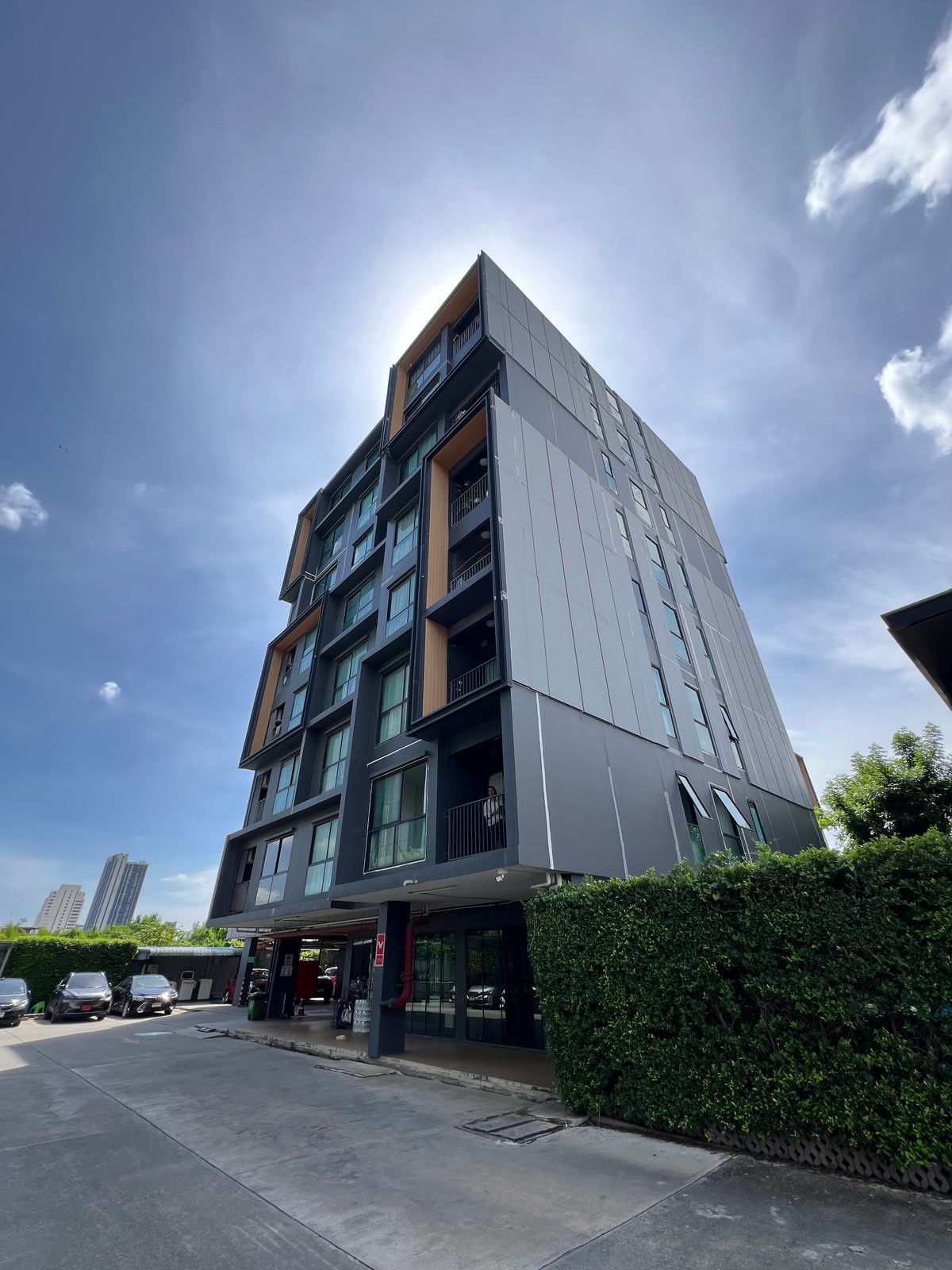ขายคอนโดบางนา แบริ่ง ลาซาล : ขาย ห้องพร้อมเฟอร์นิเจอร์ Excel Groove Lasalle 