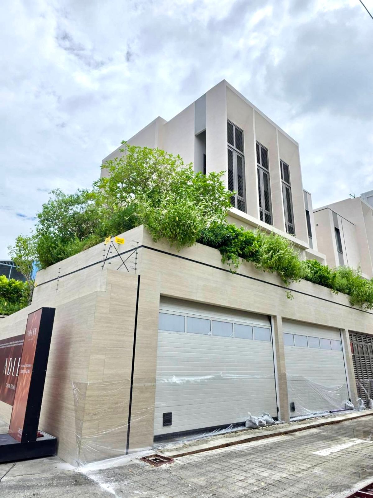 For SaleHouseSathorn, Narathiwat : Baan Chan Type A: 70.34SQWAH 595SQM. 4BED 5 Bath + Maid 65,000,000 AM: 0656199198