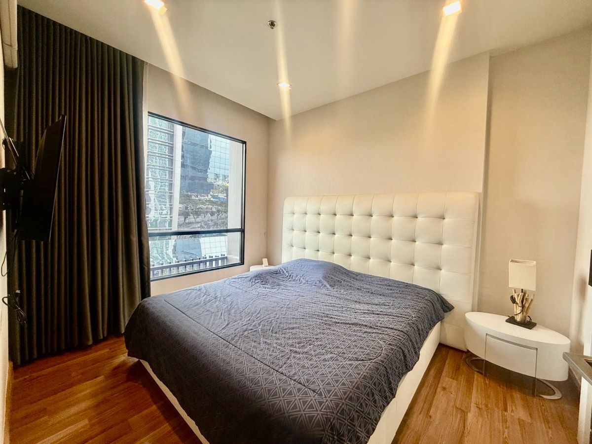 For RentCondoRatchadapisek, Huaikwang, Suttisan : 🏙️✨ Rent IVY Ampio Ratchada | The big room is beautifully decorated, ready to enter this July, reduced to only 28,000 baht! 🌟