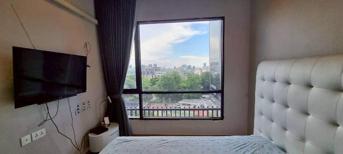 ให้เช่าคอนโดรัชดา ห้วยขวาง : 🏙️✨ ให้เช่า Ivy Ampio รัชดา | ห้องใหญ่แต่งครบ สวยหรู พร้อมเข้าอยู่ ก.ค. นี้ ลดเหลือเพียง 28,000 บาท! 🌟