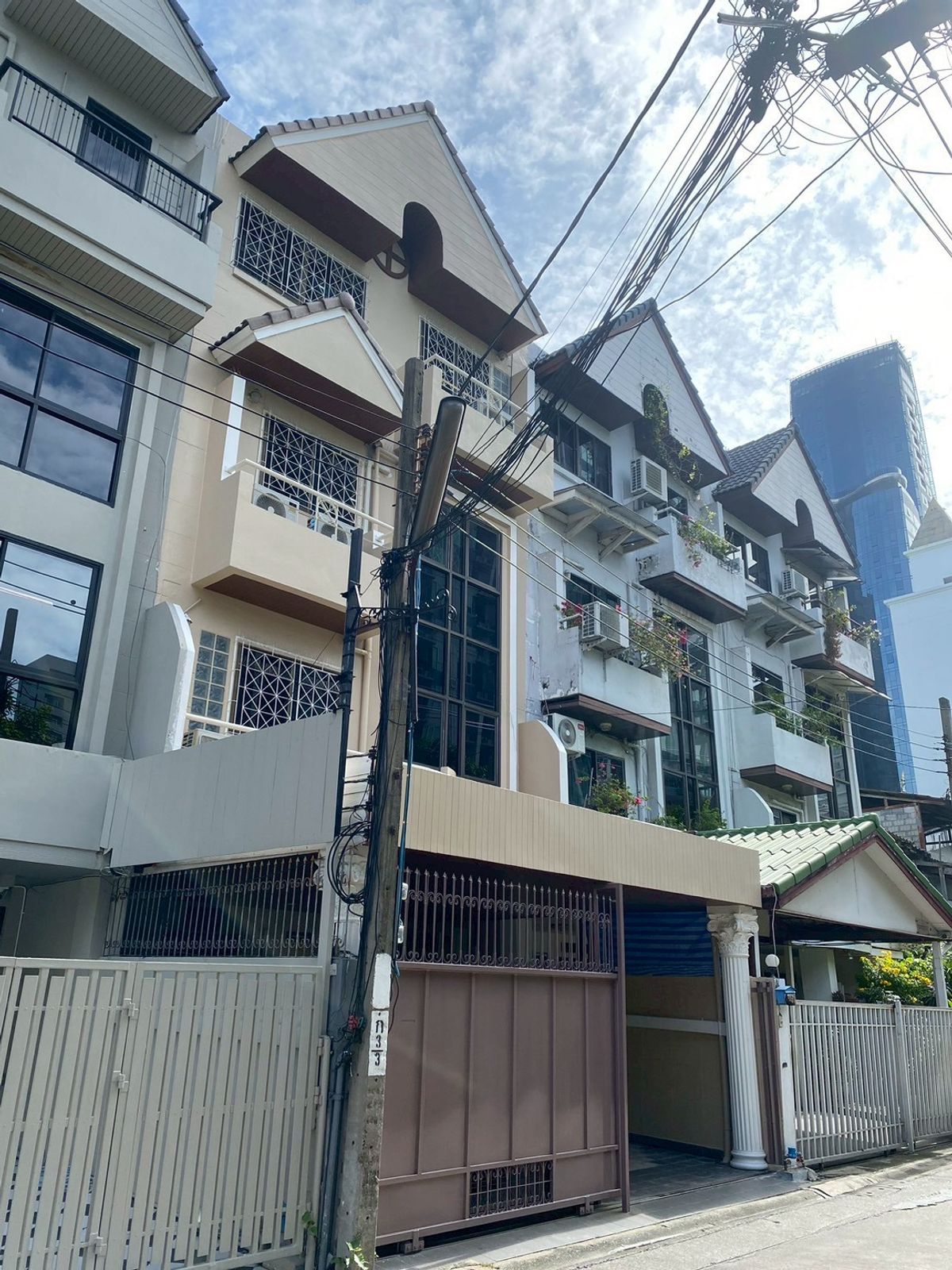 ให้เช่าบ้านสุขุมวิท อโศก ทองหล่อ : LTH12630 – House For Rent at Thonglor 23 Size 22 sq.Wah. 280 sq.M 4 beds 4 baths Near BTS Thong Lor Station ONLY 70K/Month