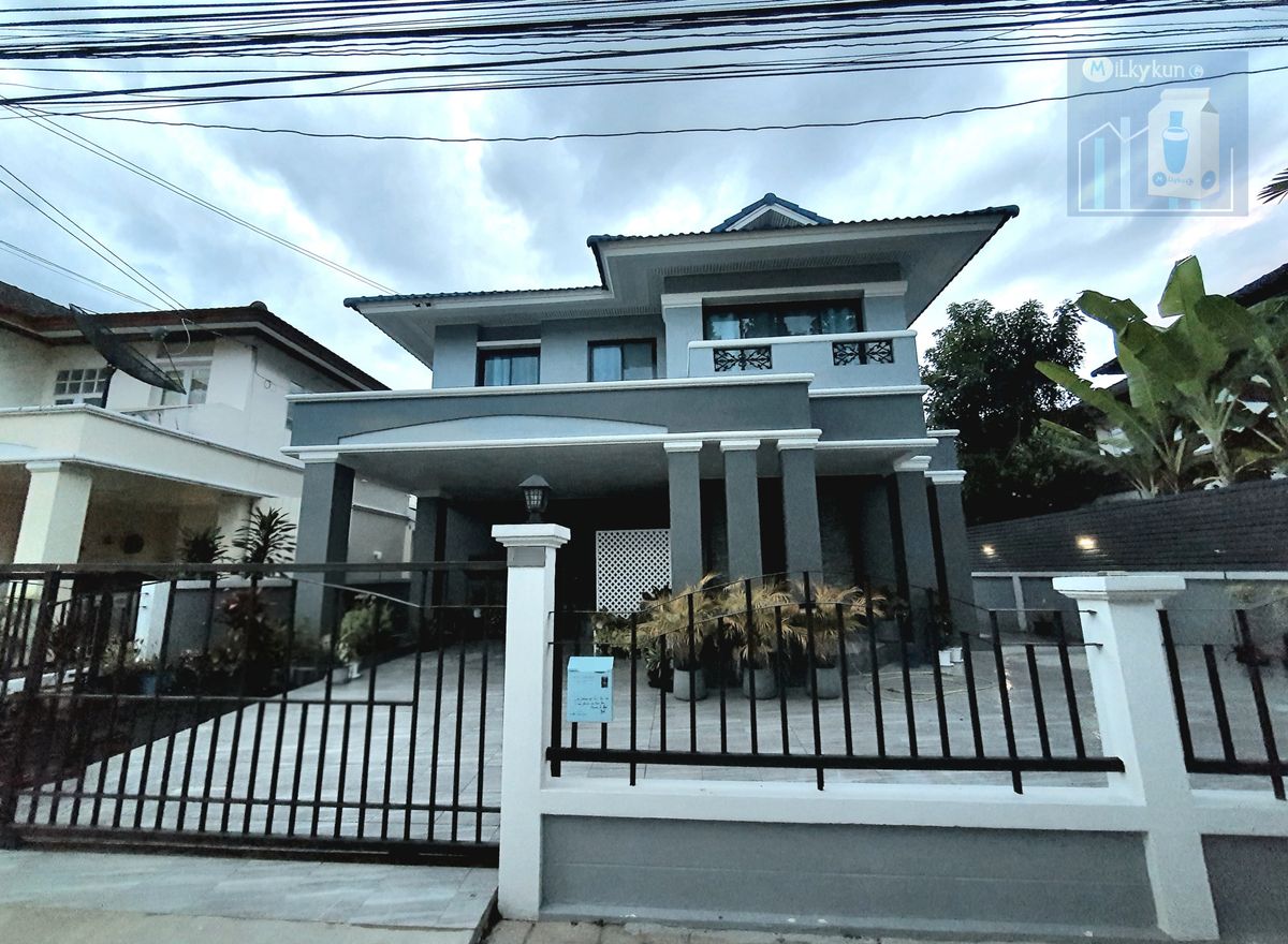 ขายบ้านมีนบุรี-ร่มเกล้า : บ้าน Renovate ไม่นาน ตัวบ้านทำจากอิฐมอญ คุณภาพสูง ใกล้สวนและสนามเด็กเล่นของโครงการ ใกล้รร.นานาชาติร่วมฤดี