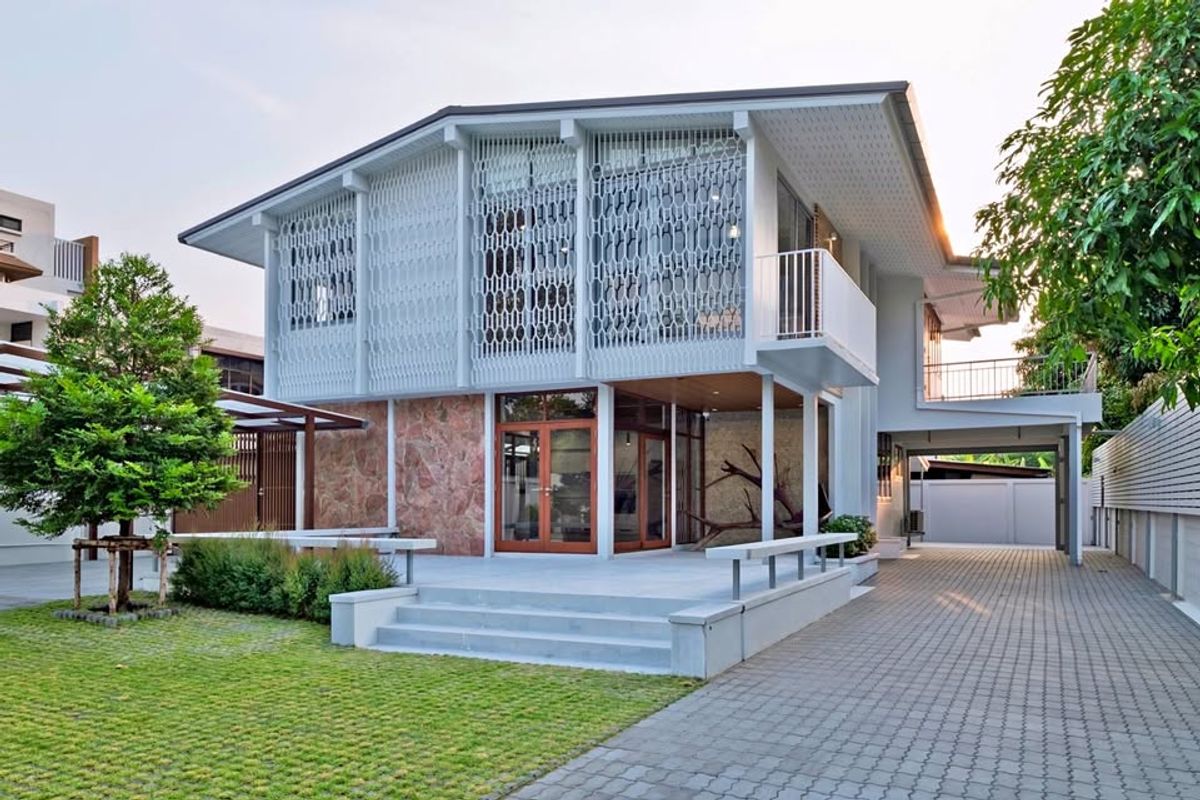 ให้เช่าบ้านสุขุมวิท อโศก ทองหล่อ : ให้เช่าบ้านเดี่ยวรีโนเวทใหม่ – ซอยปรีดีพนมยงค์ 25 (เอกมัยซอย 10) 
