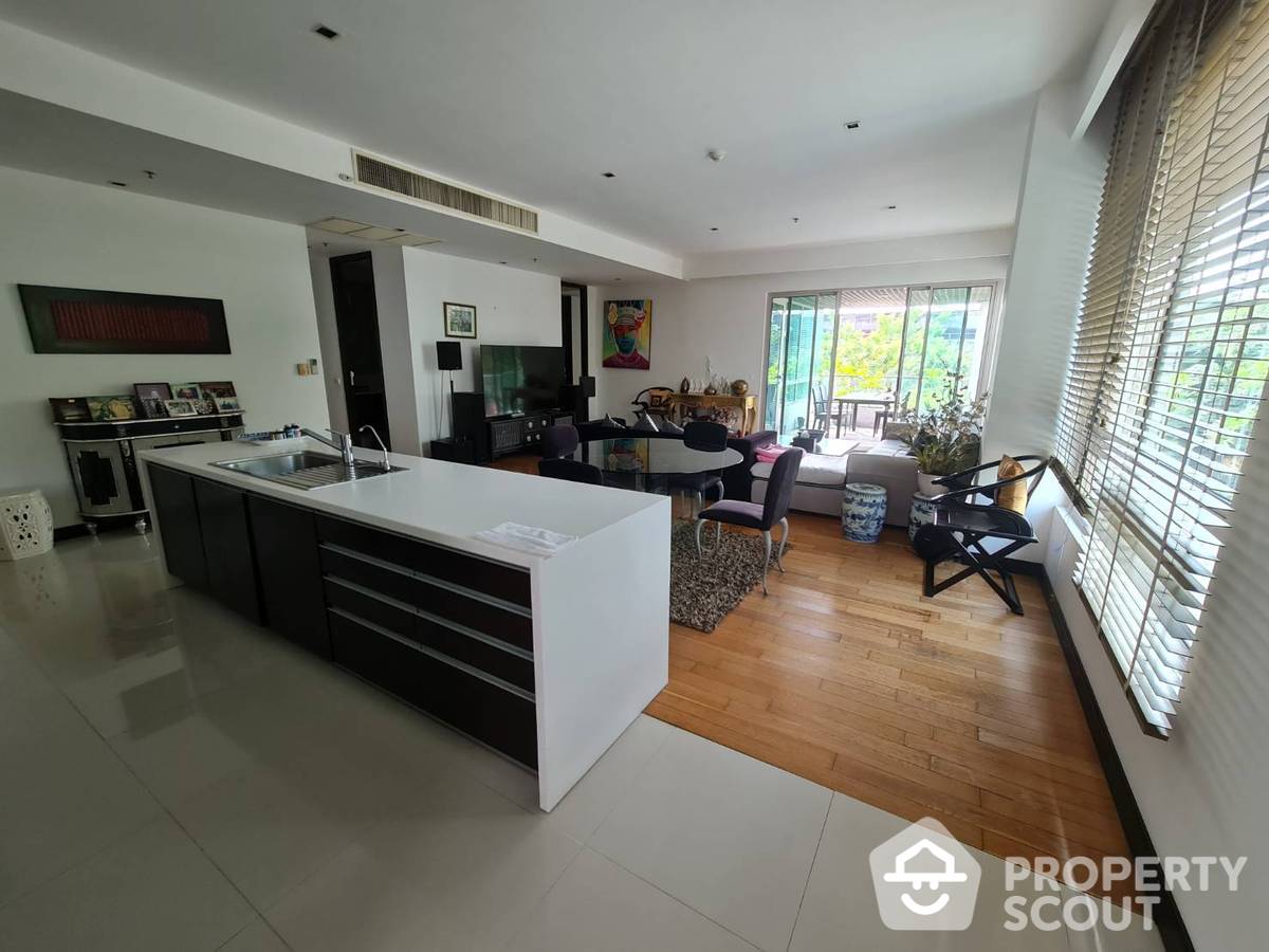 For SaleCondoSathorn, Narathiwat : 3-BR Condo at The Lofts Yennakart in Chong Nonsi