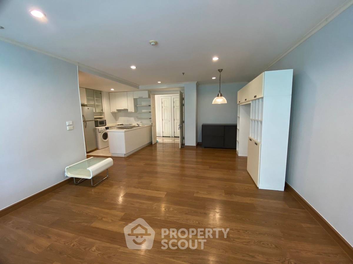 For RentCondoSukhumvit, Asoke, Thonglor : 2-BR Condo at Wattana Suite Condominium near BTS Nana