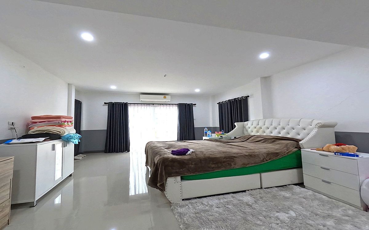 For SaleHousePinklao, Charansanitwong : Single house for sale, Im Amphon 2, corner house, Soi Ratchaphruek 9, Taling Chan.