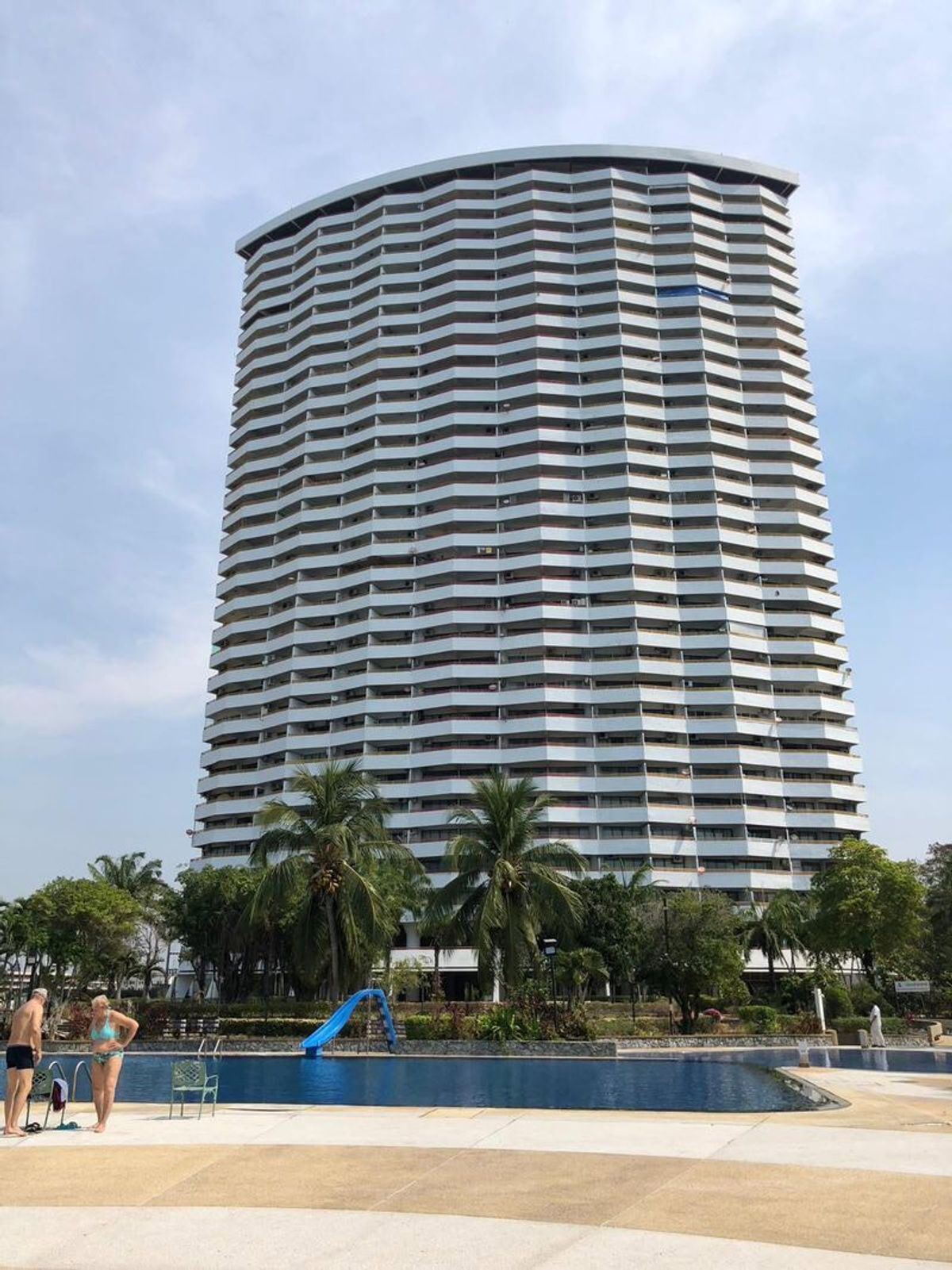 คอนโดพัทยา บางแสน ชลบุรี สัตหีบ :  Sunshine Beach Condotel (ซันไชน์ บีช คอนโดเทล)