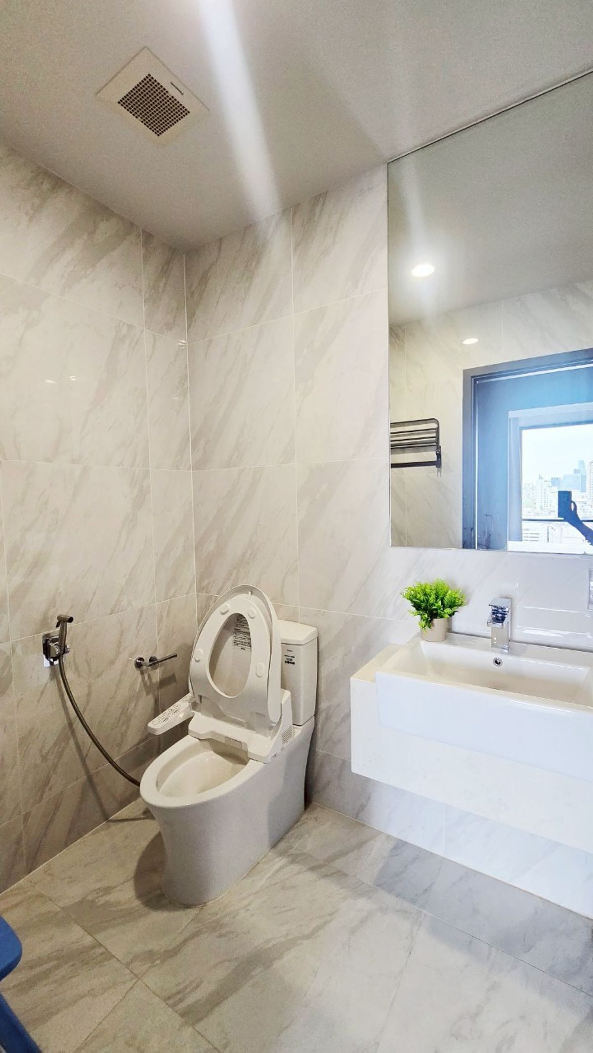 ให้เช่าคอนโดราชเทวี พญาไท : 🏙 ห้องมุม วิวโล่ง ใจกลางอนุสาวรีย์ฯ 🌟 IDEO MOBI RANGNAM เพียง 23,000 บาท/เดือน ✅ แต่งครบ พร้อมเข้าอยู่ ใกล้ BTS แค่ 300 เมตร