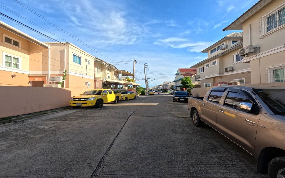 For SaleHousePinklao, Charansanitwong : Single house for sale, Im Amphon 2, corner house, Soi Ratchaphruek 9, Taling Chan.