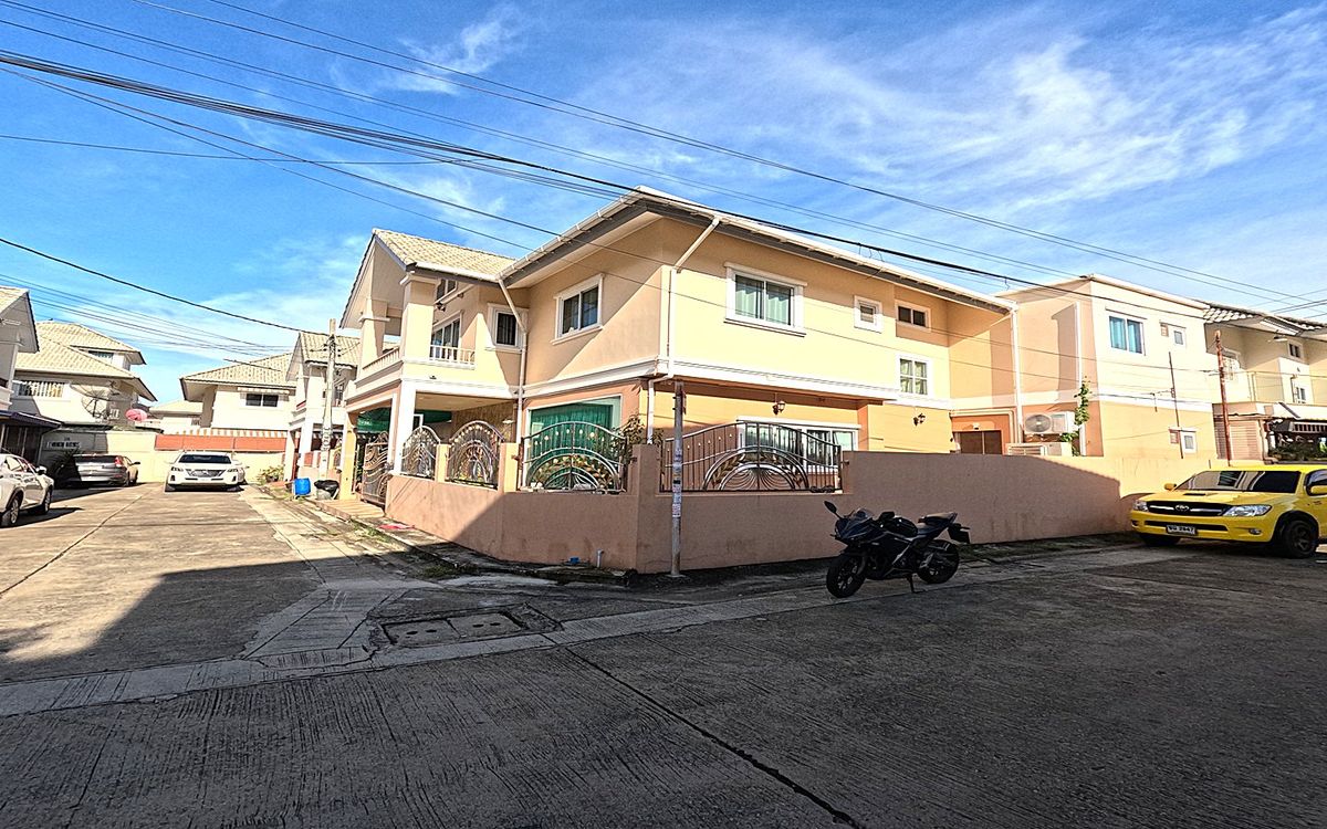 For SaleHousePinklao, Charansanitwong : Single house for sale, Im Amphon 2, corner house, Soi Ratchaphruek 9, Taling Chan.