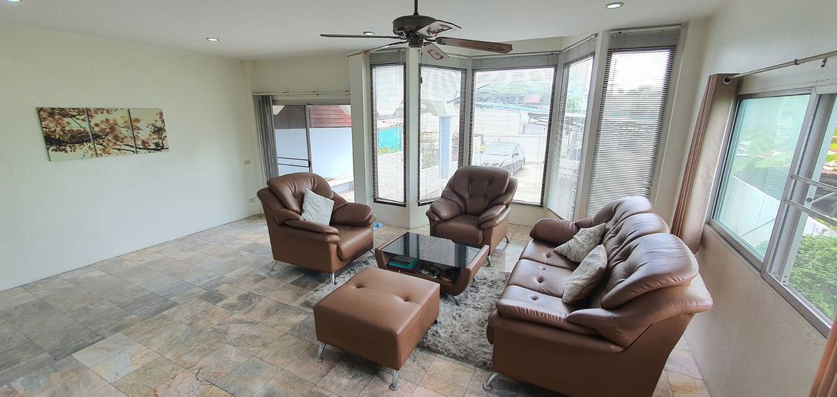 ขายบ้านอ่อนนุช อุดมสุข : ขายบ้านเดี่ยว 2 ชั้น  มบ.ผกามาศ ปรีดีย์พนมยงค์ 14  พระโขนง กรุงเทพ  150 ตรว. เพียงตรว.ละ 1 แสนบาทเท่านั้น  (หากต้องการที่ดินเปล่า ยินดีรื้อสิ่งปลูกสร้างออก)