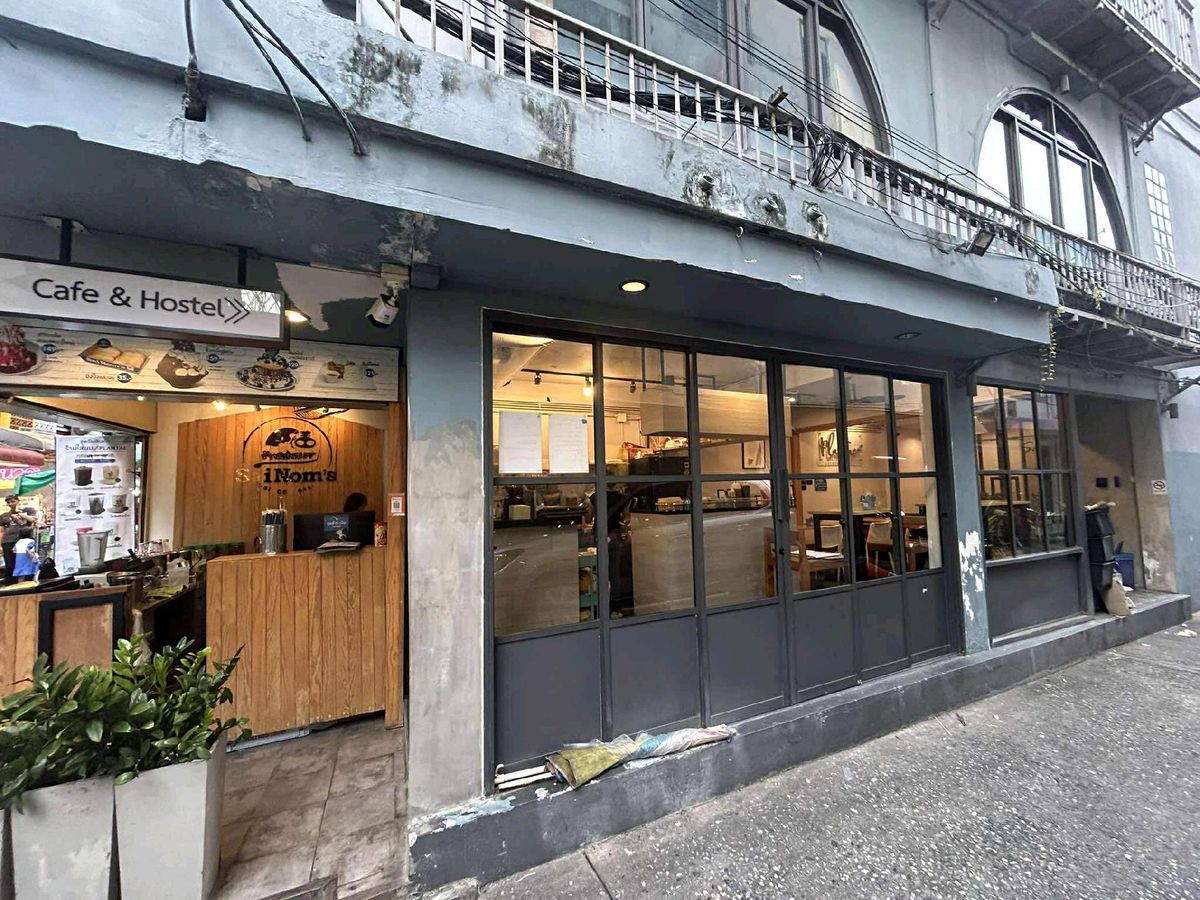 For RentHotel&Apartment BusinessRatchathewi,Phayathai : 🌟 Rent a 5 -story building - Cafe+hostel in the heart of Ratchathewi near BTS to Siam!