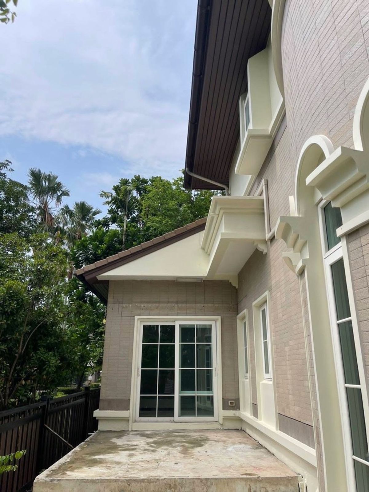 ให้เช่าบ้านนวมินทร์ รามอินทรา : 📢👇บ้านหลังใหญ่   รีโนเวท ใหม่พื้นที่กว้างขวาง ร่มรื่น เดินทางสะดวก ใกล้จุดขึ้นลง ทางด่วน 