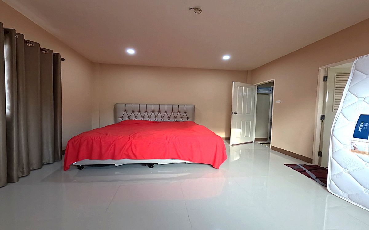 For SaleHousePinklao, Charansanitwong : Single house for sale, Im Amphon 2, corner house, Soi Ratchaphruek 9, Taling Chan.