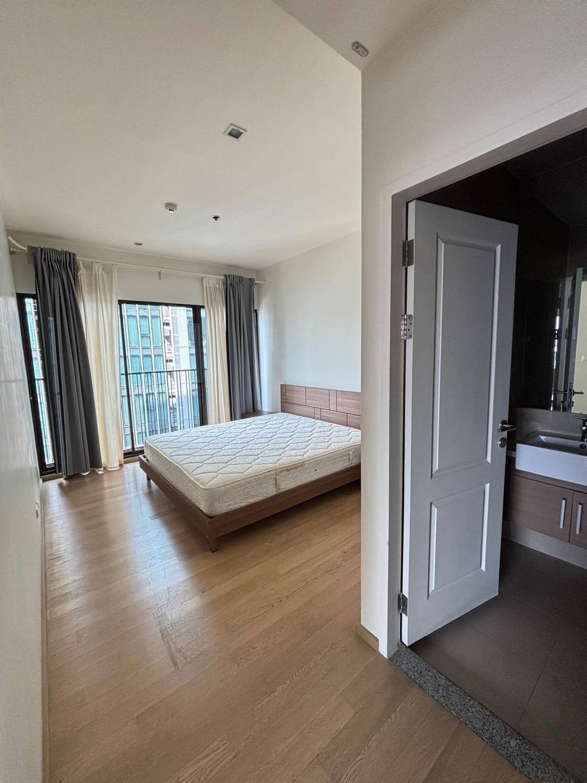 For RentCondoSukhumvit, Asoke, Thonglor : For rent, noble refine, price 50,000 baht [NCR250618]