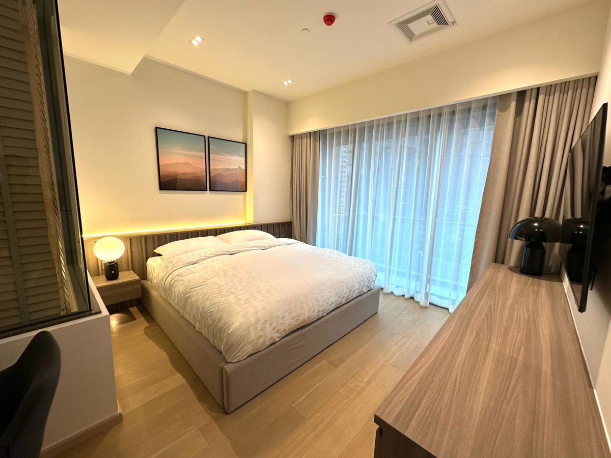 ให้เช่าคอนโดสุขุมวิท อโศก ทองหล่อ : ให้เช่า The Strand Thonglor ราคา 75,000 บาท [TTr250606]
