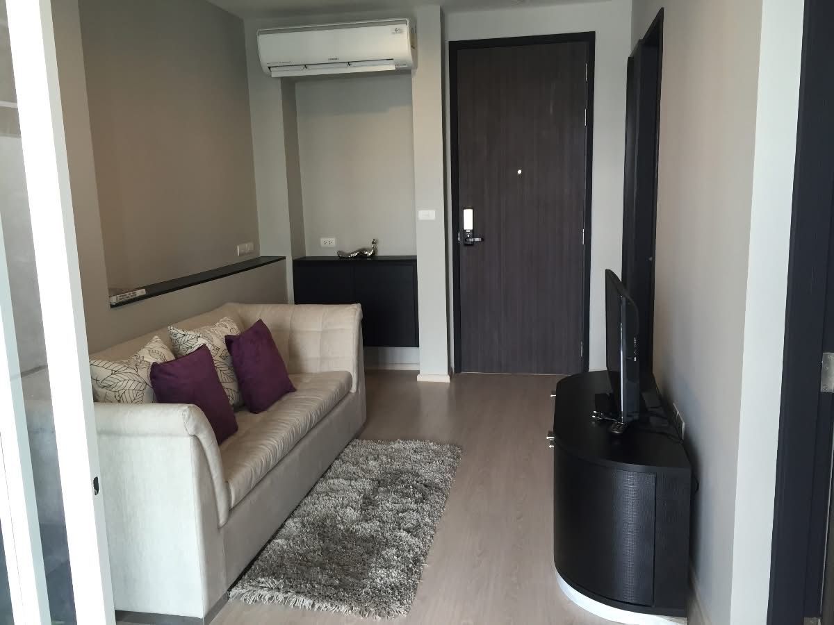 For SaleCondoOnnut, Udomsuk : Sell ​​RHYTHM Sukhumvit 44/1 - 0 meters from BTS Phra Khanong. Selling price 6,350,000 baht, 1 bedroom, 1 bathroom, 45 sq.m.