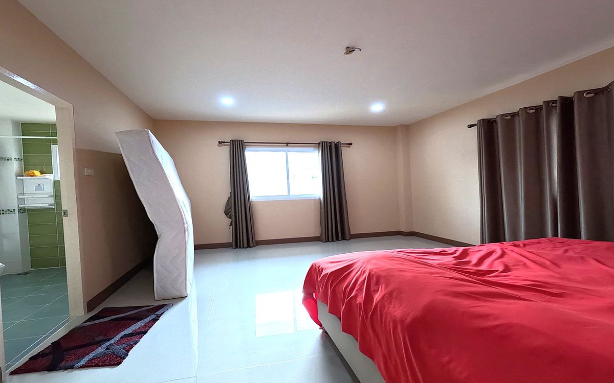 For SaleHousePinklao, Charansanitwong : Single house for sale, Im Amphon 2, corner house, Soi Ratchaphruek 9, Taling Chan.