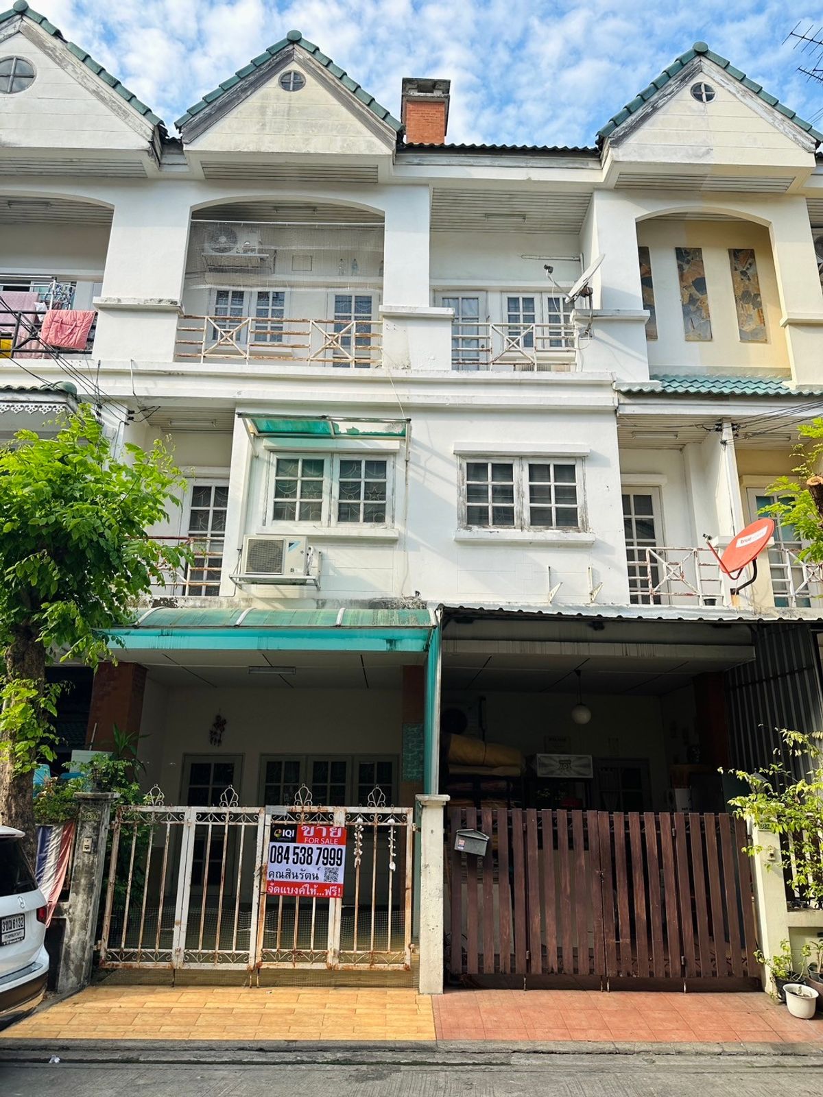 ขายทาวน์โฮมโชคชัย4 ลาดพร้าว71 : ขายทาวน์โฮม 3 ชั้น หมู่บ้านเกตุนุติ เชอมิเน่ ซอยลาดพร้าว 87 (ด้านหลังห้าง CDC)
