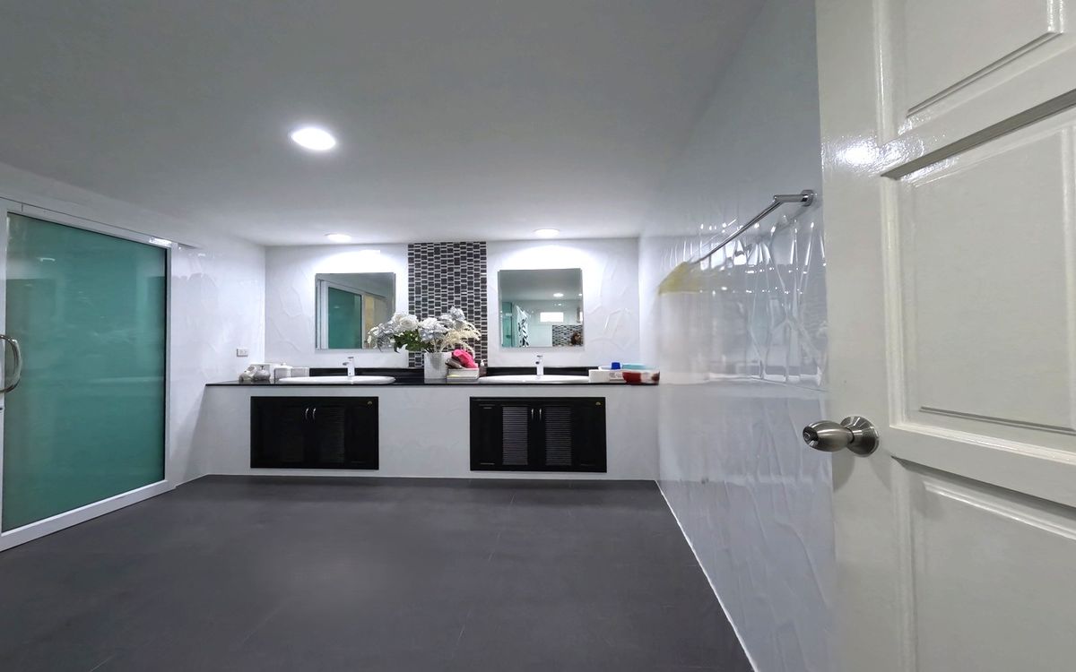 For SaleHousePinklao, Charansanitwong : Single house for sale, Im Amphon 2, corner house, Soi Ratchaphruek 9, Taling Chan.