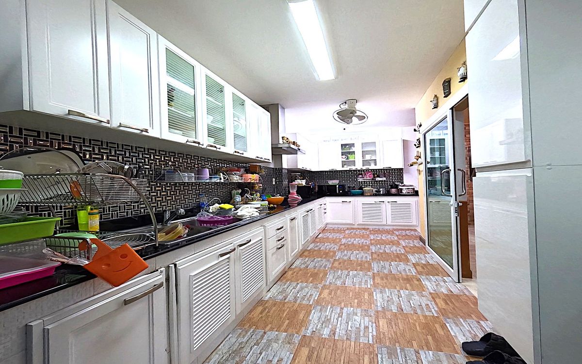 For SaleHousePinklao, Charansanitwong : Single house for sale, Im Amphon 2, corner house, Soi Ratchaphruek 9, Taling Chan.