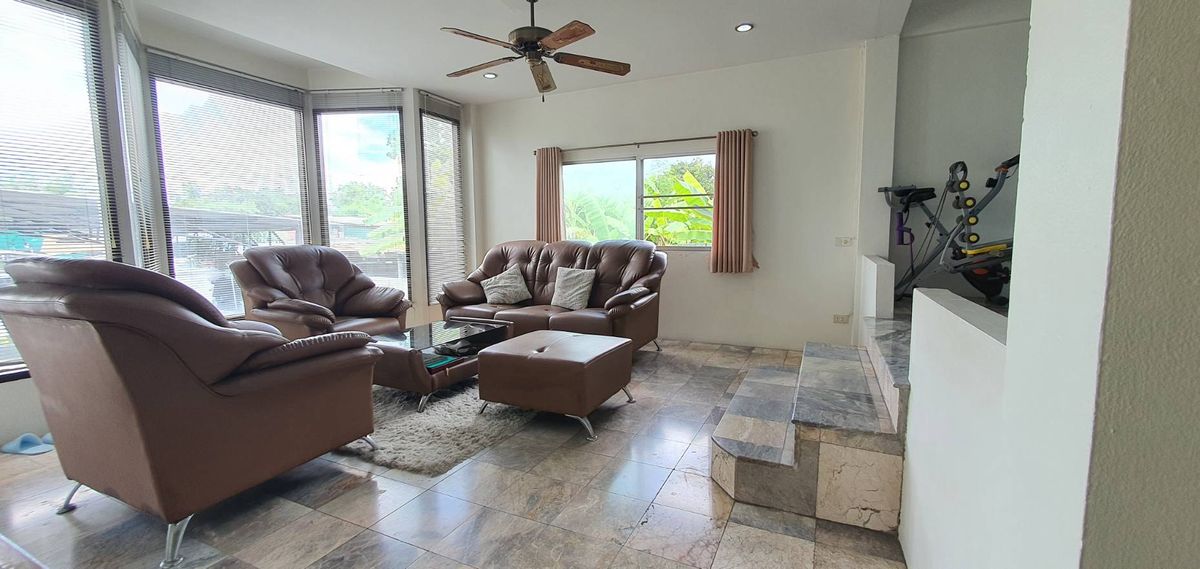 ขายบ้านอ่อนนุช อุดมสุข : ขายบ้านเดี่ยว 2 ชั้น  มบ.ผกามาศ ปรีดีย์พนมยงค์ 14  พระโขนง กรุงเทพ  150 ตรว. เพียงตรว.ละ 1 แสนบาทเท่านั้น  (หากต้องการที่ดินเปล่า ยินดีรื้อสิ่งปลูกสร้างออก)