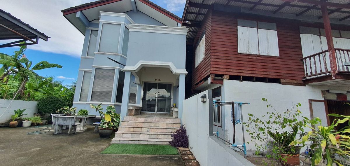 ขายบ้านอ่อนนุช อุดมสุข : ขายบ้านเดี่ยว 2 ชั้น  มบ.ผกามาศ ปรีดีย์พนมยงค์ 14  พระโขนง กรุงเทพ  150 ตรว. เพียงตรว.ละ 1 แสนบาทเท่านั้น  (หากต้องการที่ดินเปล่า ยินดีรื้อสิ่งปลูกสร้างออก)