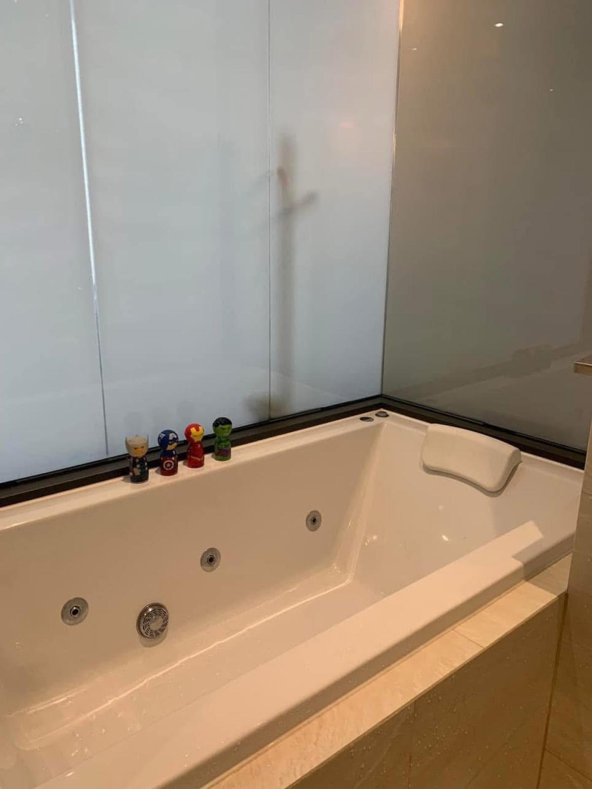 ให้เช่าคอนโดสีลม ศาลาแดง บางรัก : 03/04/2026, Luxury 1-Bed Condo at Ashton Silom – BTS Chong Nonsi, Fully Equipped! 
Rent 45,000 THB/month, Near Lumpini Park & Central Silom! 0642748883