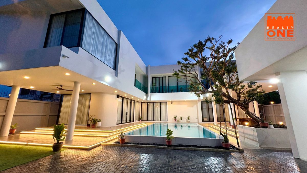 ขายลาดพร้าว101 แฮปปี้แลนด์ : ขายบ้านหรูหลังใหญ่ สร้างใหม่ พร้อมสระว่ายน้ำ 220 ตารางวา ลาดพร้าว 101 แยก 42