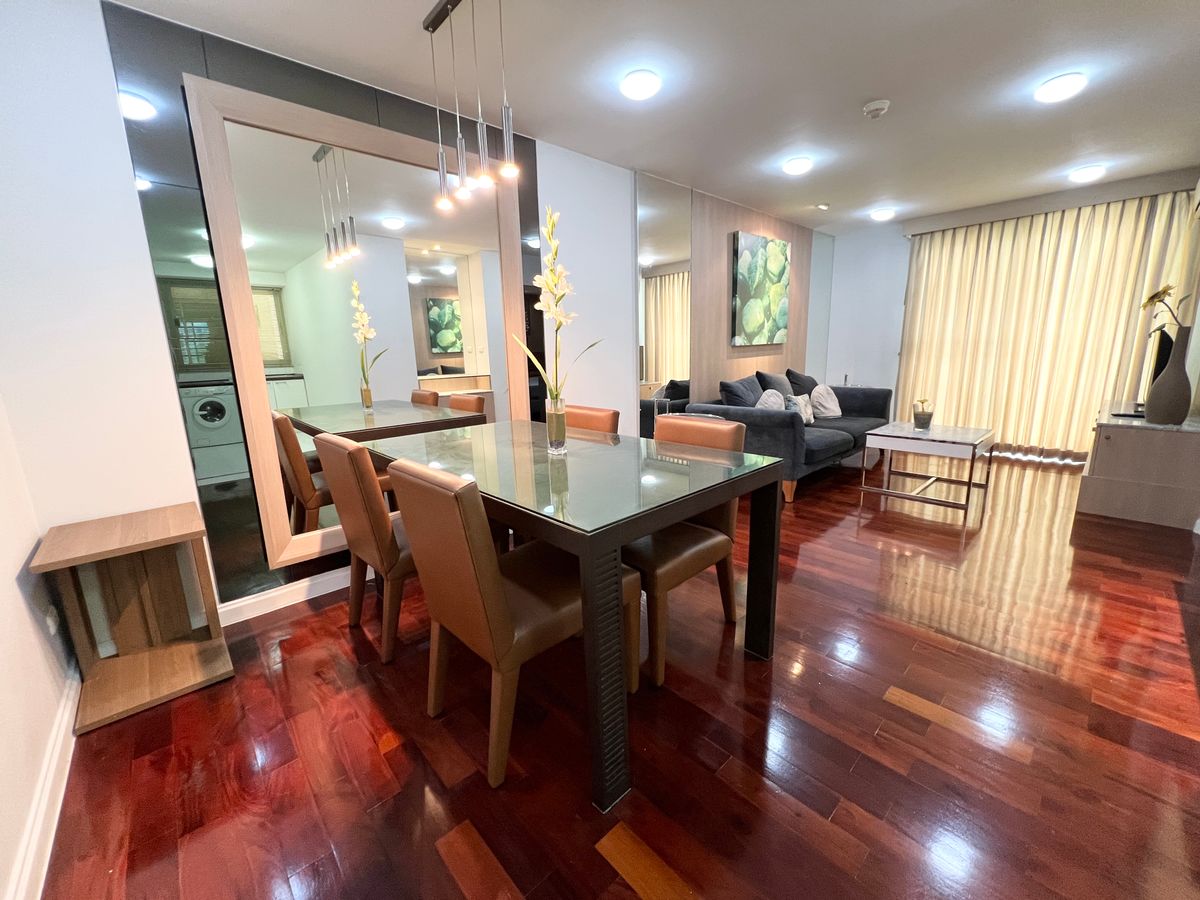 For RentCondoSukhumvit, Asoke, Thonglor : Condo for rent 49 Plus, decorated with 1 bedroom, 1 bathroom, size 51 square meters, 8th floor, near BTS Thonglor
