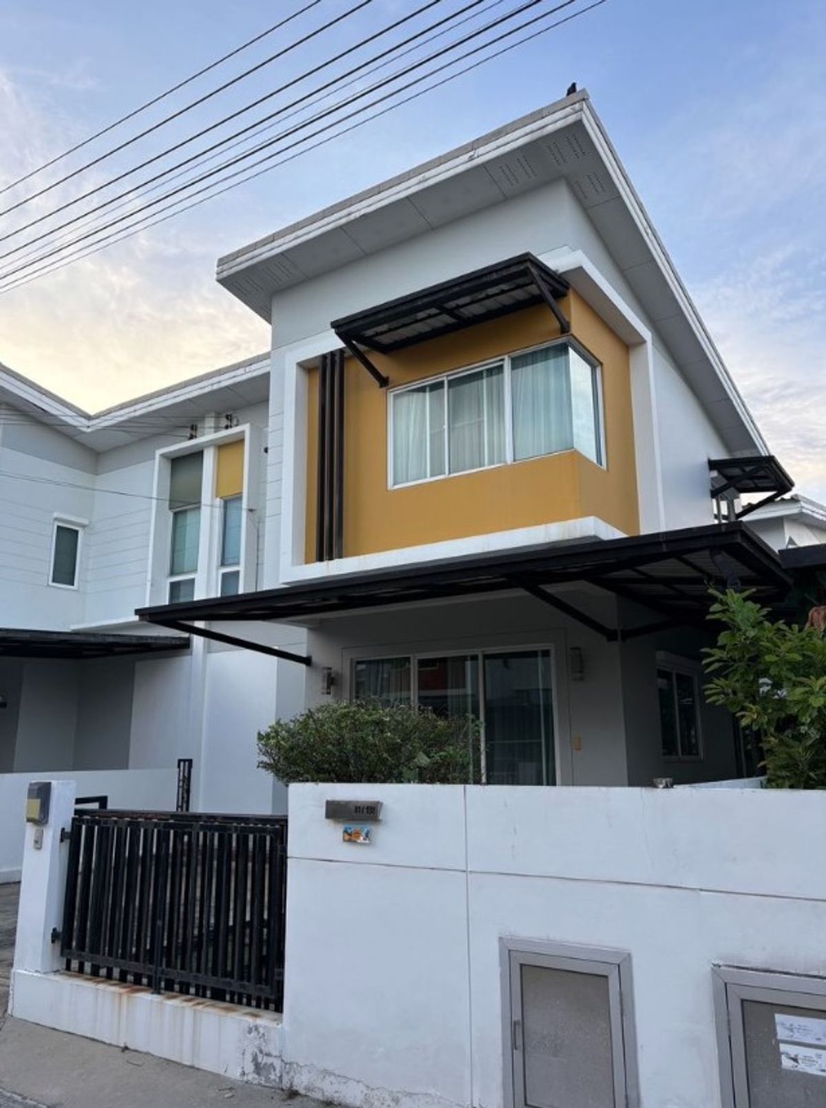 ขายพระราม 5 ราชพฤกษ์ บางกรวย : (รหัสN113) หมู่บ้านคาซ่าเพรสโต้ บ้านแฝด 2 ชั้น พร้อมอยู่ ในหมู่บ้านสงบ ร่มรื่น เพื่อนบ้านดี เดินทางสะดวก ใกล้ ม.มหิดล ศาลายา