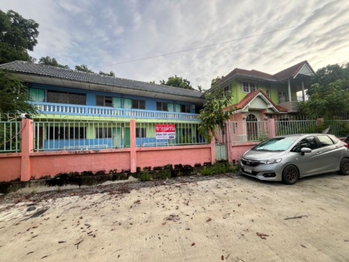 For SalePathum Thani,Rangsit, Thammasat : Urgent sale! 2-story apartment Soi Ban Khliong 10, Wat Sadet Road-Bang Sai Arts and Crafts Center, Ban Khli Chong Subdistrict, Mueang Pathum Thani District, Pathum Thani Province (Cheap promotion! Special discount 4,230,000 baht)