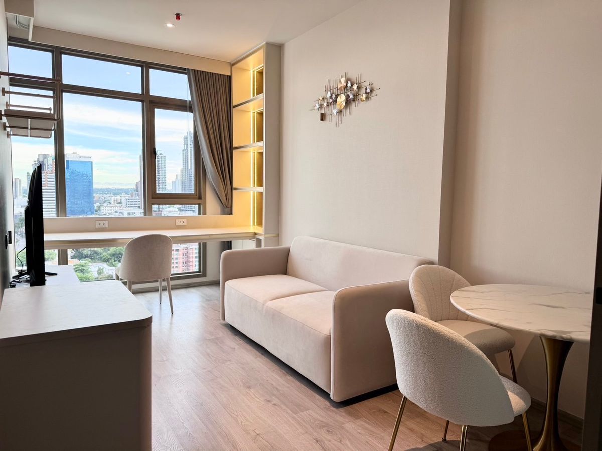 ให้เช่าคอนโดสุขุมวิท อโศก ทองหล่อ : ⚜️ Luxury 1 bedroom for rent rhythm ekkamai estate ⚜️