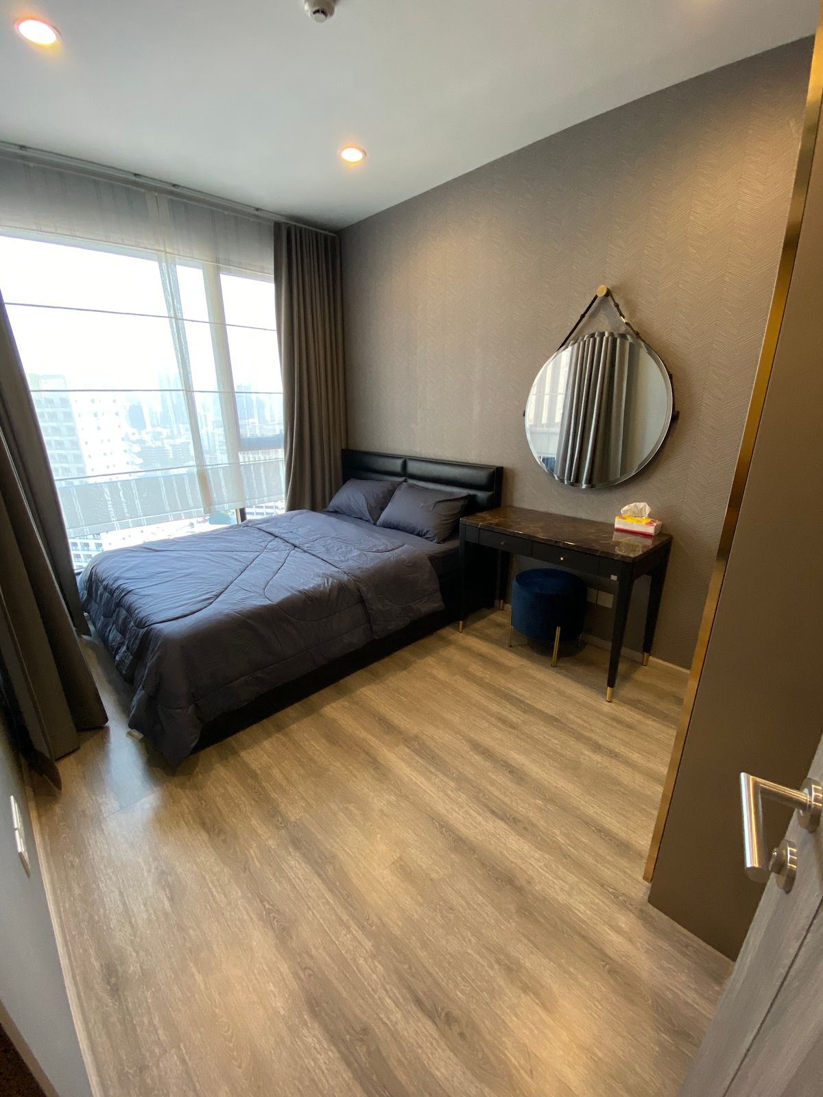 For RentCondoRama9, Petchburi, RCA : For Rent Condo Ideo Mobi Asoke fully furnished (S03-0389)