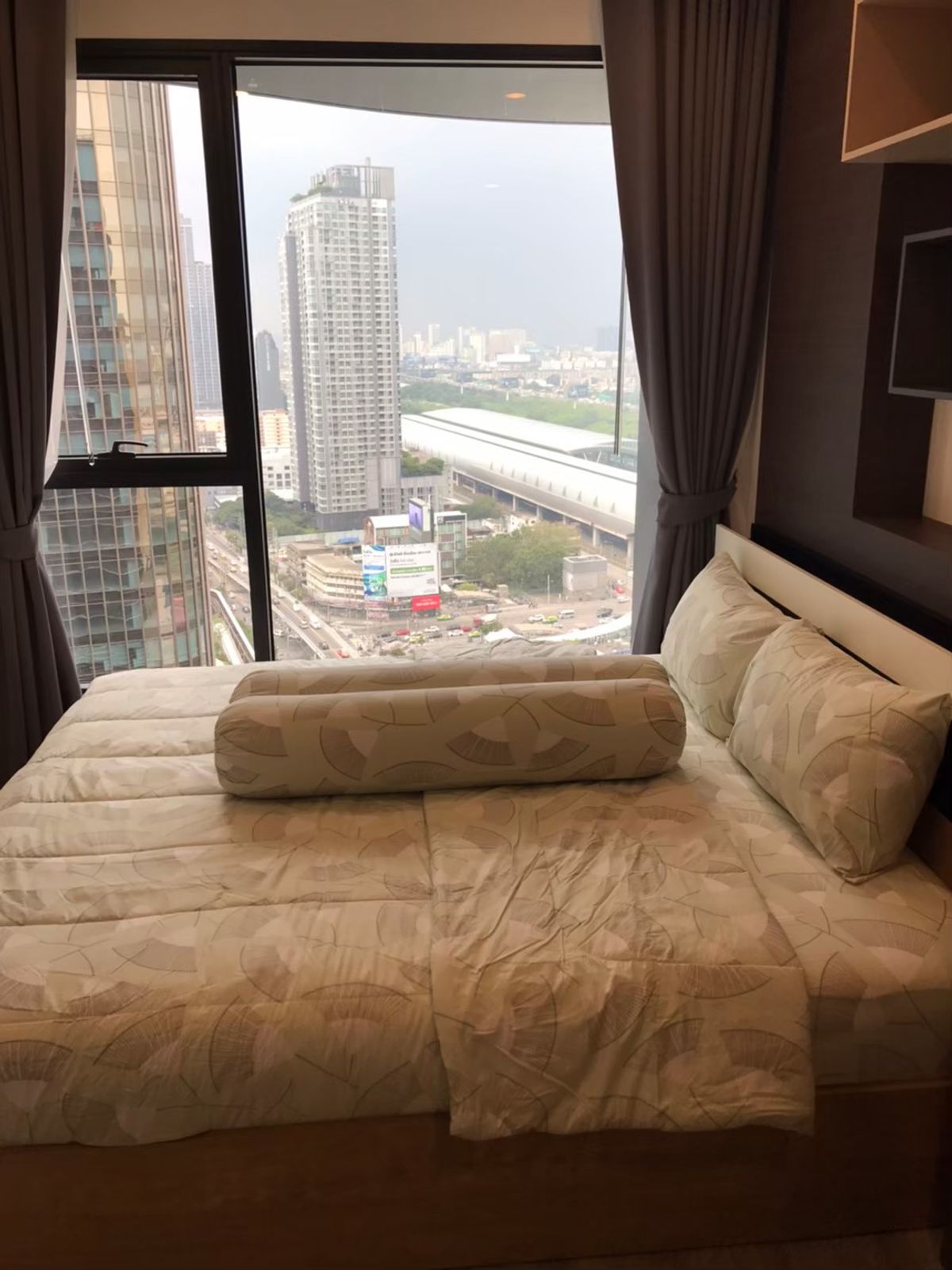 ให้เช่าคอนโดพระราม 9 เพชรบุรีตัดใหม่ RCA : For Rent Condo Ideo Mobi Asoke fully furnished (S15-30248)