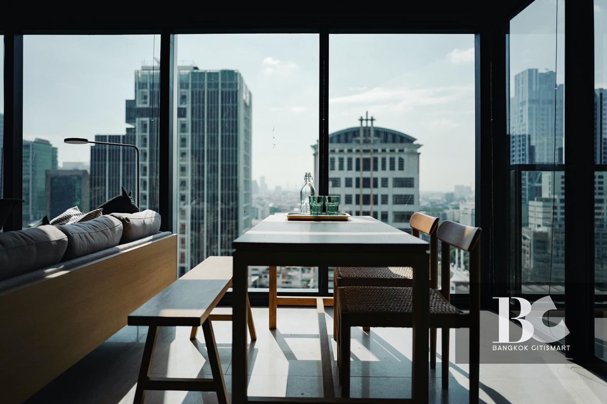 ขายคอนโดสีลม ศาลาแดง บางรัก : The Lofts Silom ขายพร้อมผู้เช่า 2 ห้องนอน 1 ห้องน้ำ ราคา 16,700,000 บาท ติดต่อ 0659826412/ Line : chatt.06