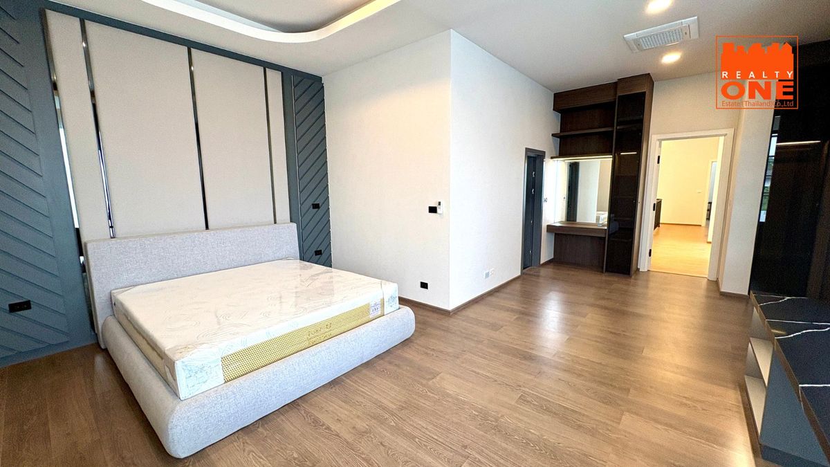 ขายลาดพร้าว101 แฮปปี้แลนด์ : ขายบ้านหรูหลังใหญ่ สร้างใหม่ พร้อมสระว่ายน้ำ 220 ตารางวา ลาดพร้าว 101 แยก 42